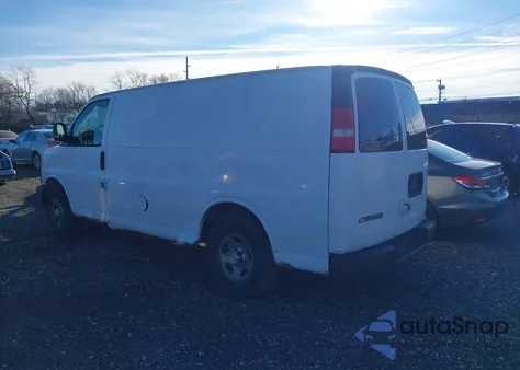 2008 Chevrolet Express Work Van из США, поврежденный, VIN 1GCFG154581103900